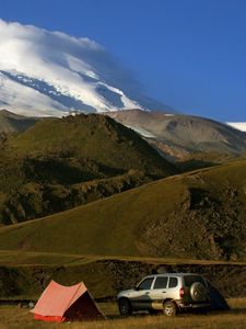 Preview wallpaper tent, mountains, car, niva shevrolet