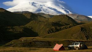 Preview wallpaper tent, mountains, car, niva shevrolet