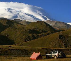 Preview wallpaper tent, mountains, car, niva shevrolet