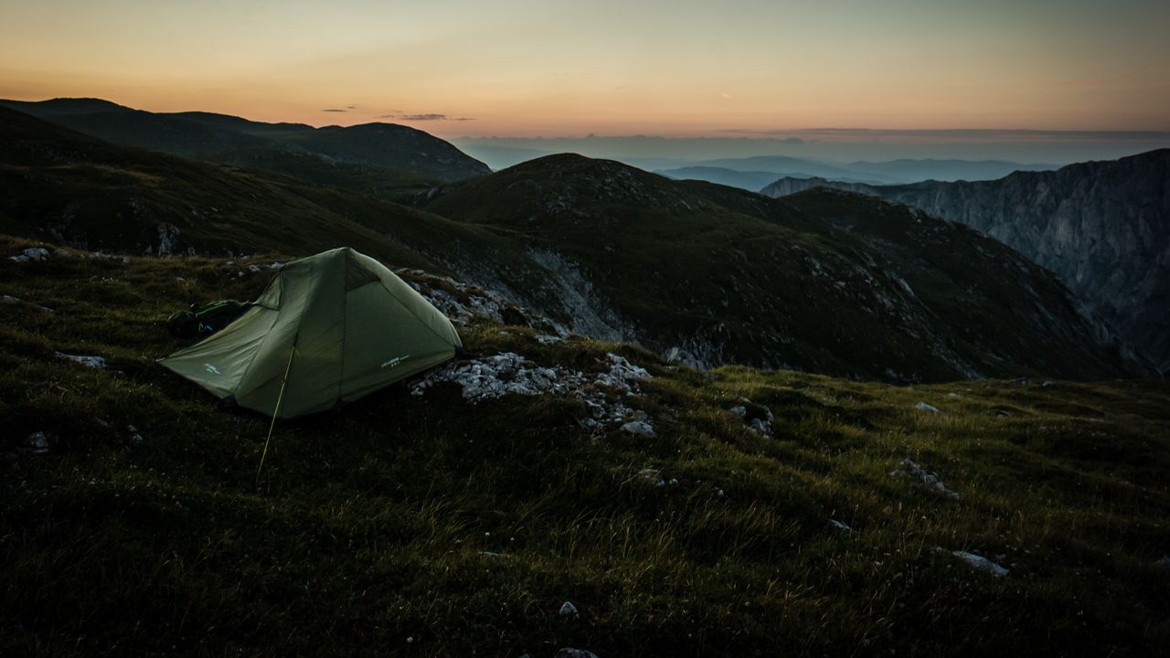 Wallpaper tent, mountains, sunrise