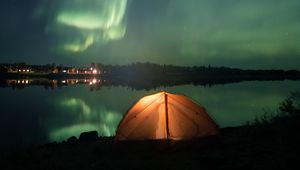 Preview wallpaper tent, night, northern lights, camping, lake