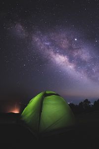 Preview wallpaper tent, night, starry sky, dark