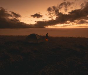 Preview wallpaper tent, silhouette, campfire, dark, twilight