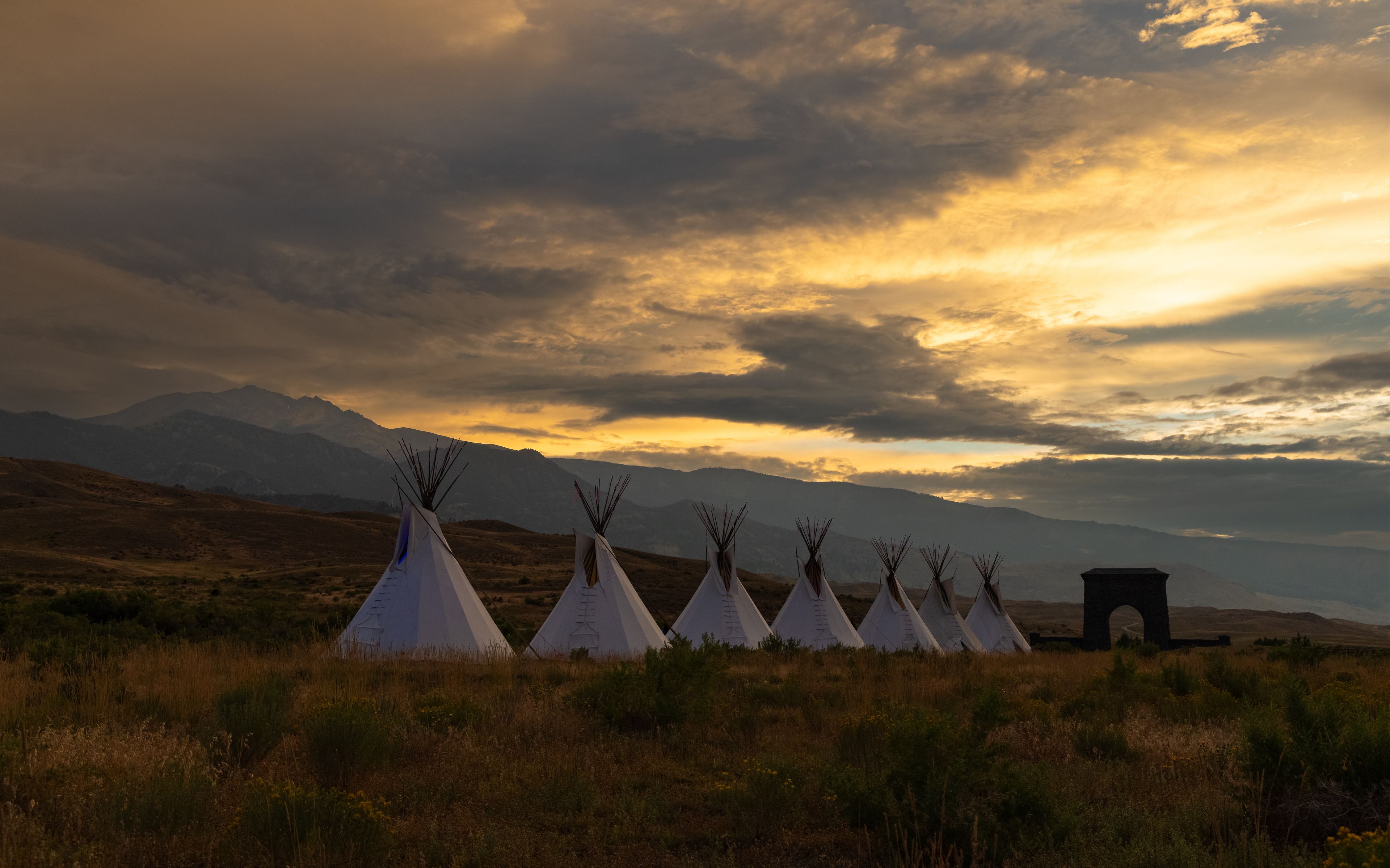 Download wallpaper 3840x2400 tents, grass, dawn, clouds 4k ultra hd 16: ...