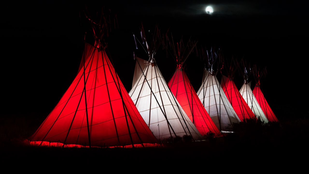 Wallpaper tents, red, white, glow, night