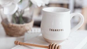 Preview wallpaper thankful, word, cup, white