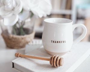 Preview wallpaper thankful, word, cup, white