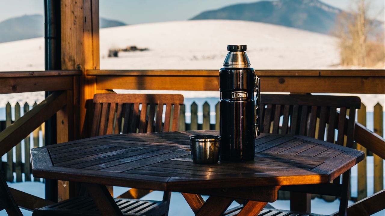 Wallpaper thermos, table, mountain, resort