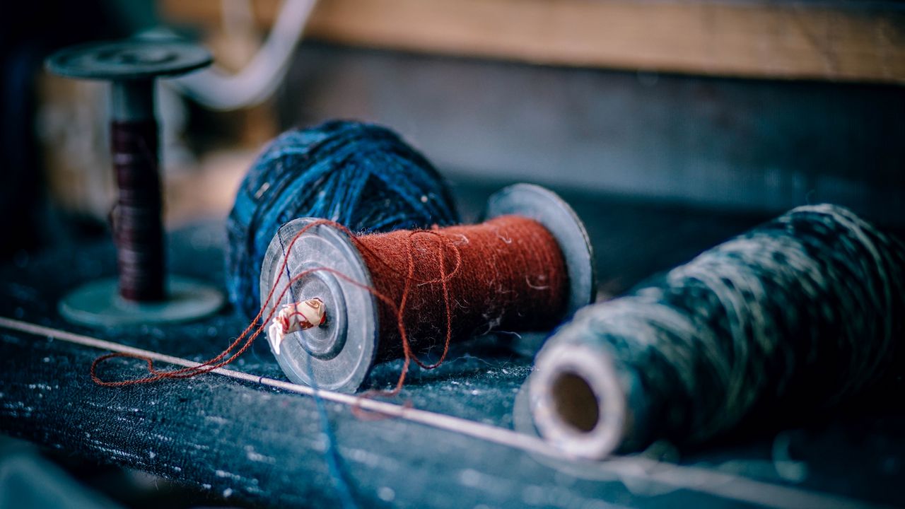 Wallpaper thread, sewing, yarn