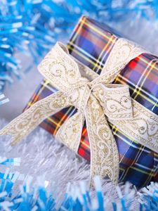 Preview wallpaper tinsel, gift, holiday, christmas, new year