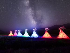 Preview wallpaper tipi, glow, night, milky way