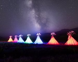 Preview wallpaper tipi, glow, night, milky way