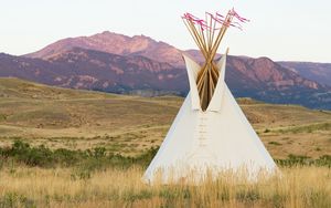 Preview wallpaper tipi, grass, valley, mountains