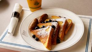 Preview wallpaper toast, berries, sprinkles, breakfast, plate