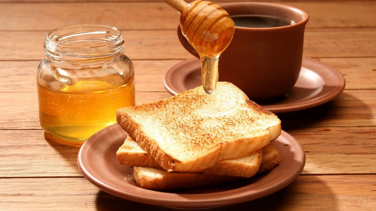 Wallpaper toasts, bread, honey, tea