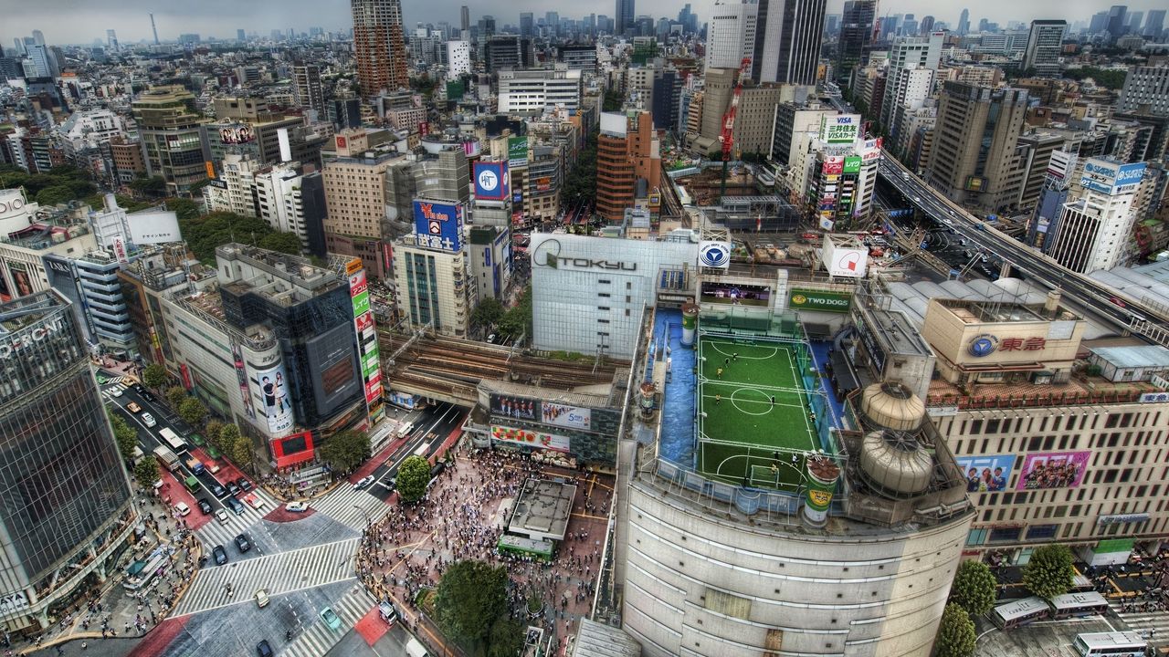 Wallpaper tokyo, house, football, metropolis, field, people, roofs, crowds, japan, road, hdr