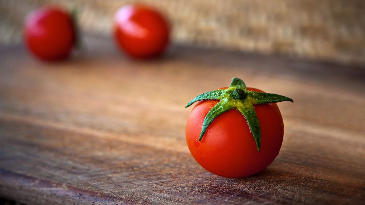 Wallpaper tomatoes, ripe, blur, vegetable