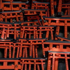 Preview wallpaper torii gate, gate, hieroglyphs, red, japan