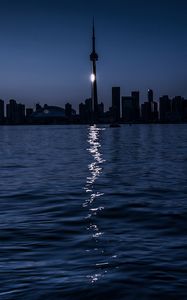 Preview wallpaper toronto, night, lake, moonlit path