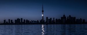 Preview wallpaper toronto, night, lake, moonlit path