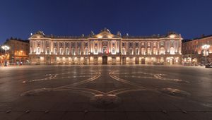 Preview wallpaper toulouse, city, square, night, france