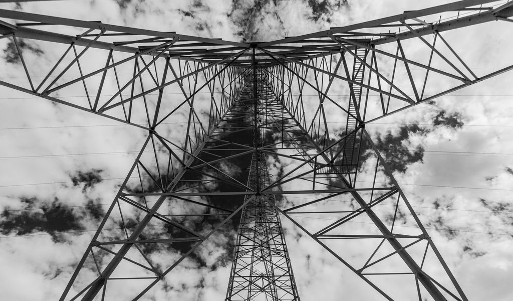 1024x600 Wallpaper tower, antenna, clouds, sky, bw