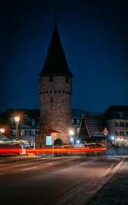 Preview wallpaper tower, building, road, city, old, night, long exposure