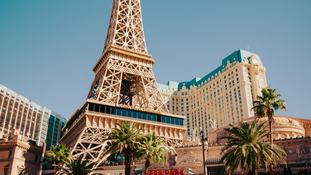 Wallpaper tower, buildings, architecture, palm trees, las vegas