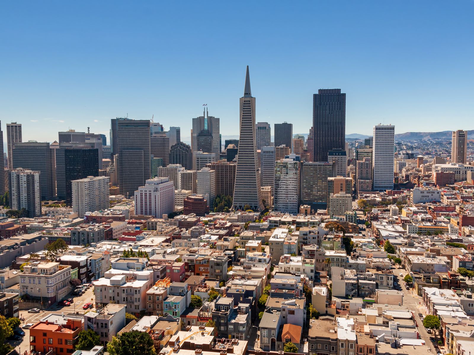 1600x1200 Wallpaper tower, buildings, city, architecture, sky, skyscrapers