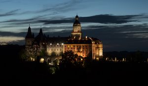 Preview wallpaper tower, castle, glow, night