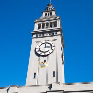 Preview wallpaper tower, clock, building, architecture, flag, city, san francisco