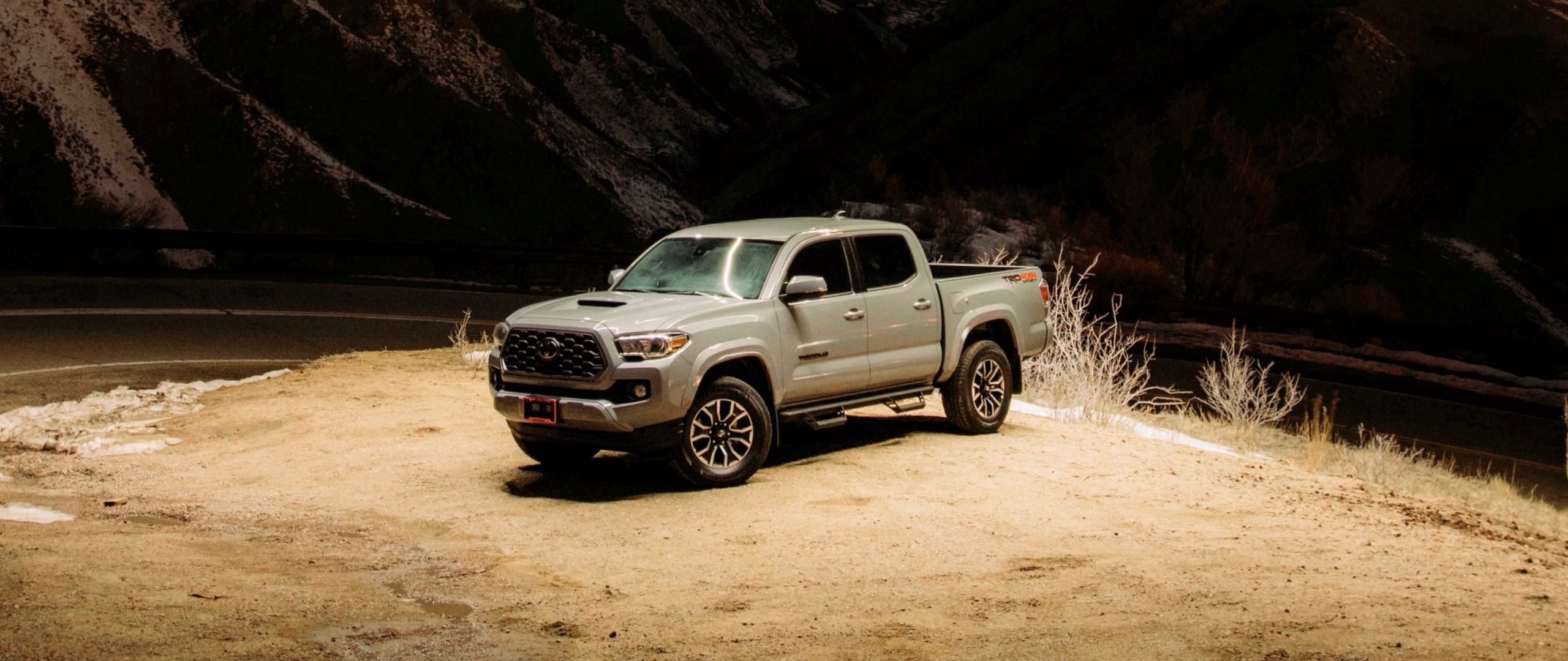 2560x1080 Wallpaper toyota, car, pickup, gray, light, freezelight