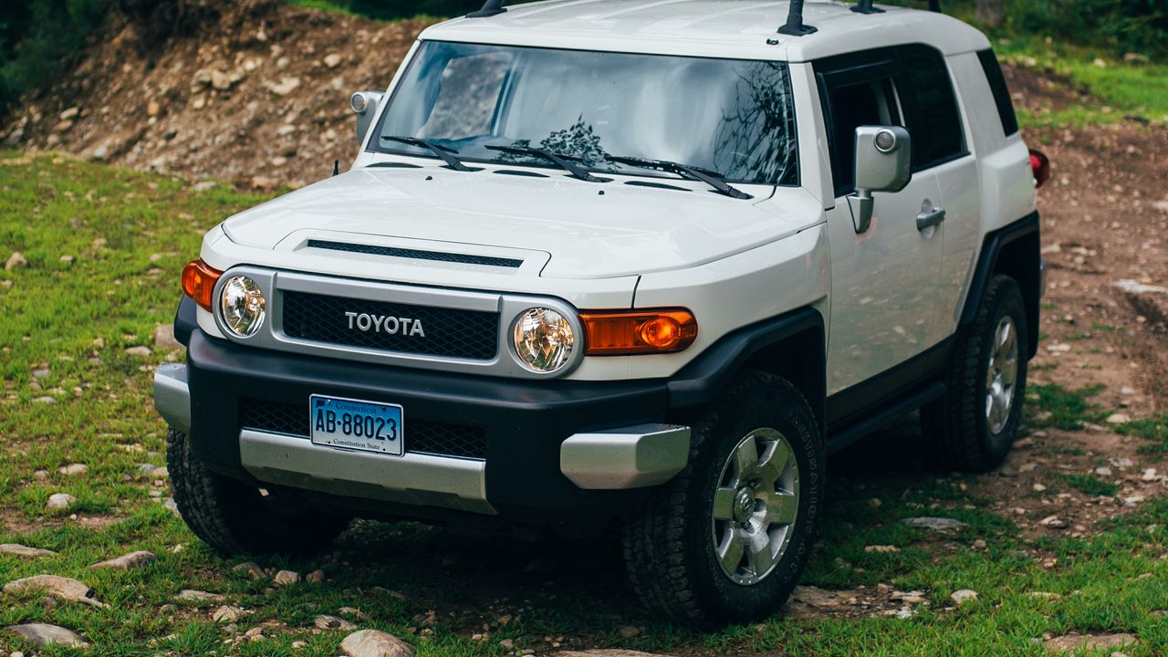 Wallpaper toyota fj cruiser, toyota, car, suv, gray, forest, grass