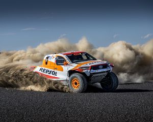 Preview wallpaper toyota hilux, toyota, car, rally, dust
