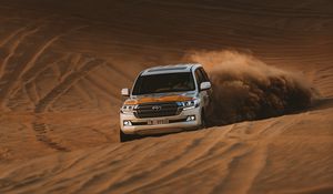 Preview wallpaper toyota, suv, car, desert