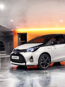 Preview wallpaper toyota, yaris, side view