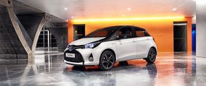 Preview wallpaper toyota, yaris, side view