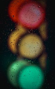 Preview wallpaper traffic light, glass, rain, drops, macro