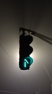 Preview wallpaper traffic light, green, wires, dark