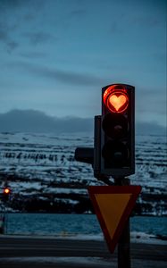 Preview wallpaper traffic light, heart, light, signal