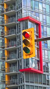 Preview wallpaper traffic light, house, building, architecture, balconies