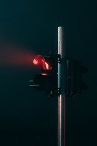 Preview wallpaper traffic light, light, red, night