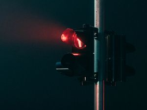 Preview wallpaper traffic light, light, red, night