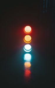 Preview wallpaper traffic light, lighting, lamps, night, dark, reflection