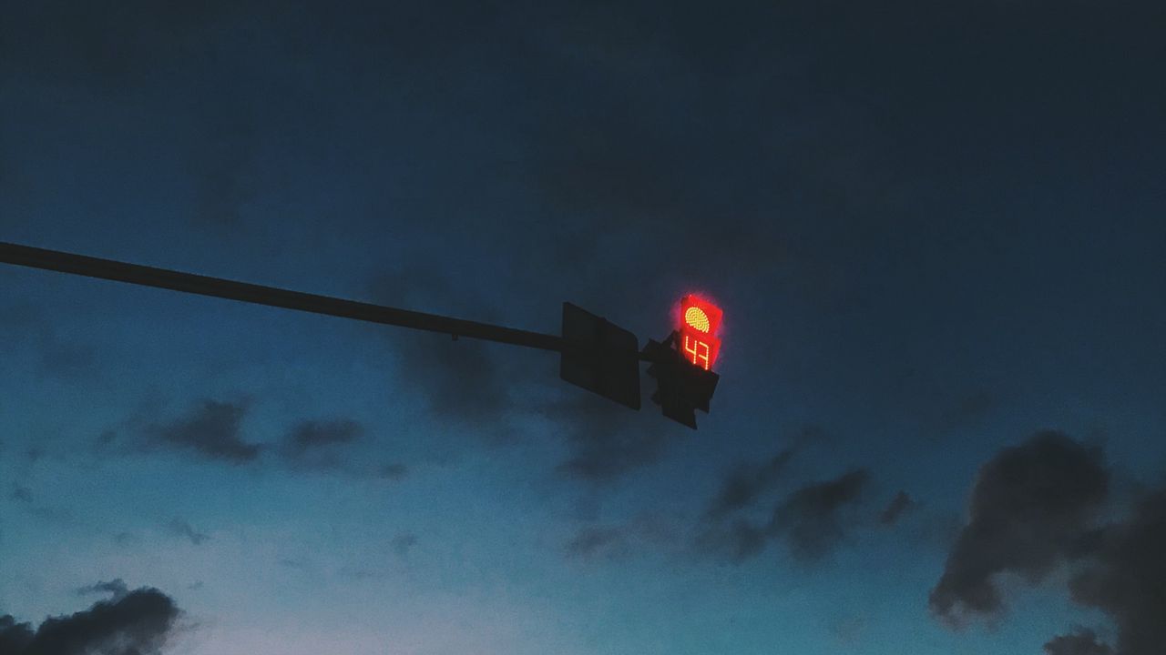 Wallpaper traffic light, pillar, red, glow, sky