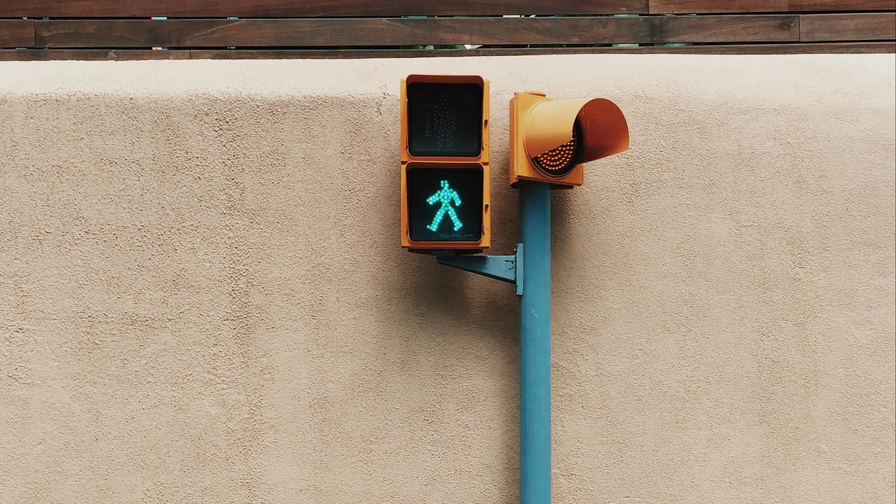 Wallpaper traffic light, pillar, wall, signal, green