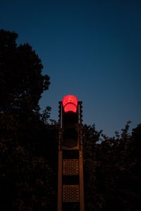 Preview wallpaper traffic light, pole, evening