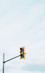 Preview wallpaper traffic light, sky, minimalism