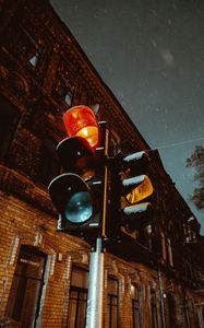 Preview wallpaper traffic light, snow, night, light