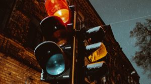 Preview wallpaper traffic light, snow, night, light